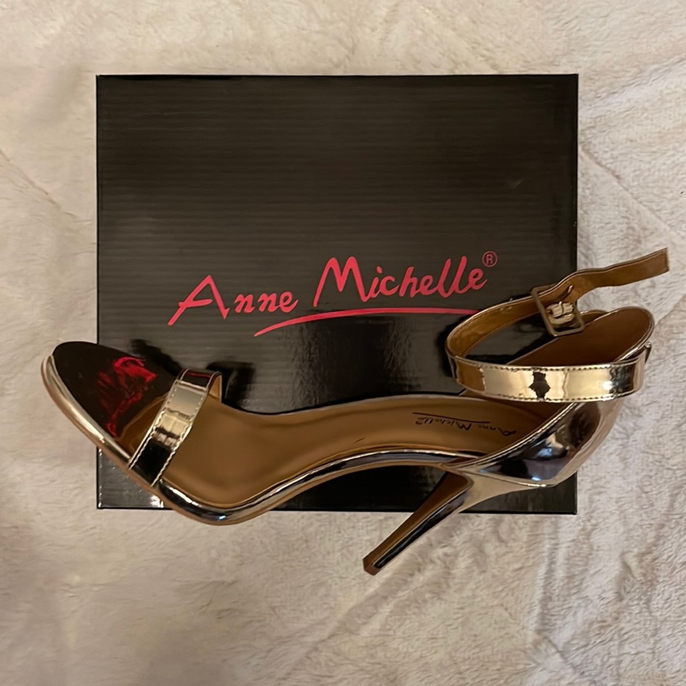 Women shiny gold high heels